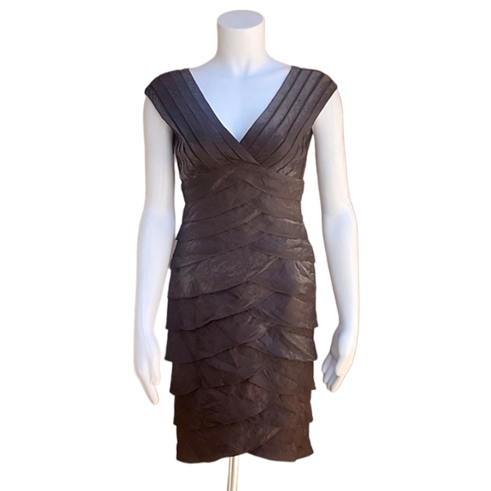 ADRIANNA PAPELL Metallic Tiered Cocktail Dress 4P Petite Shutter Pleat Wedding - Picture 3 of 16